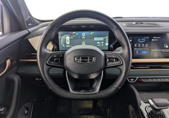 Подержанный автомобиль Geely Monjaro 2023 года (29 фото)