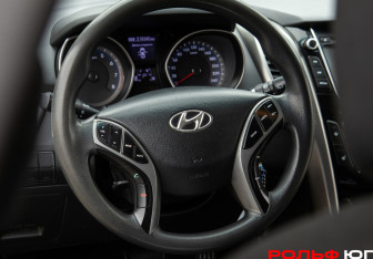 Подержанный автомобиль Hyundai i30 Hatchback 2013 года (11 фото)