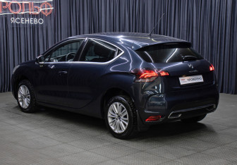 Подержанный автомобиль Citroen DS4 2012 года (7 фото)