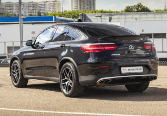 Подержанный автомобиль Mercedes-Benz GLC AMG 2018 года (9 фото)