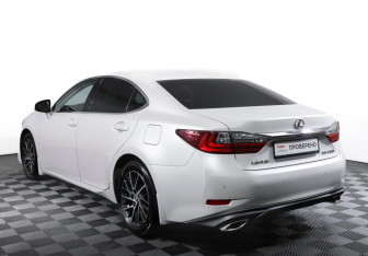 Подержанный автомобиль Lexus ES 2015 года (7 фото)