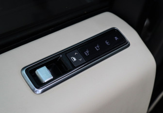 Подержанный автомобиль Land Rover Range Rover 2019 года (23 фото)