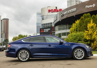 Подержанный автомобиль Audi A5 Liftback 2019 года (3 фото)