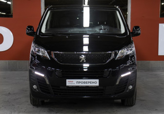 Подержанный автомобиль Peugeot Traveller 2020 года (2 фото)