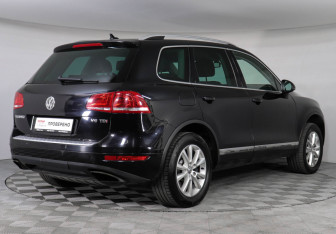 Подержанный автомобиль Volkswagen Touareg 2013 года (3 фото)