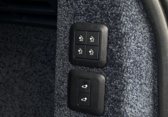 Подержанный автомобиль Land Rover Range Rover 2018 года (12 фото)