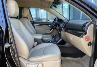 Подержанный автомобиль Kia Sorento 2012 года (23 фото)