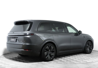 Подержанный автомобиль LiXiang L9 2024 года (5 фото)