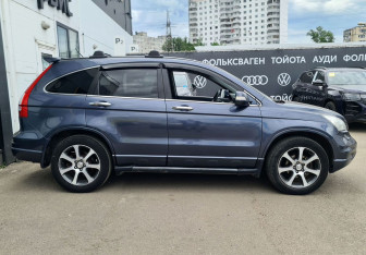 Подержанный автомобиль Honda CR-V 2012 года (4 фото)