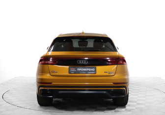 Подержанный автомобиль Audi Q8 2018 года (6 фото)