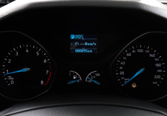 Подержанный автомобиль Ford Focus Hatchback 2018 года (11 фото)