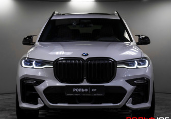 Подержанный автомобиль BMW X7 2019 года (36 фото)