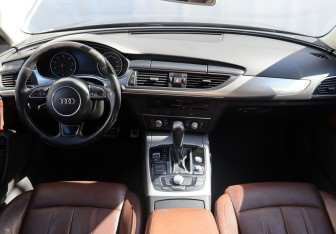 Подержанный автомобиль Audi A6 Sedan 2012 года (14 фото)