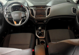 Подержанный автомобиль Hyundai Creta 2018 года (9 фото)