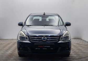 Подержанный автомобиль Nissan Almera Sedan 2013 года (8 фото)