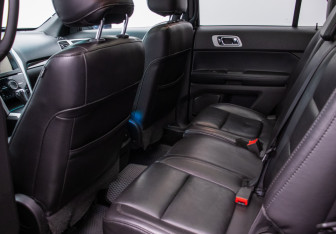 Подержанный автомобиль Ford Explorer 2013 года (12 фото)