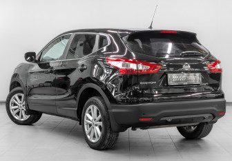 Подержанный автомобиль Nissan Qashqai 2014 года (7 фото)