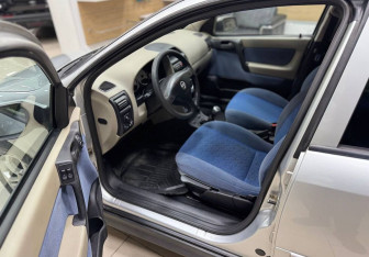 Подержанный автомобиль Chevrolet Viva 2005 года (8 фото)