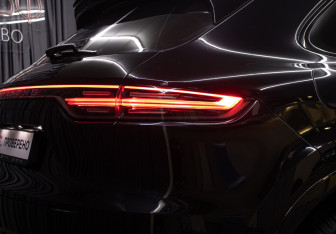 Подержанный автомобиль Porsche Cayenne 2018 года (24 фото)