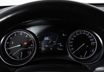 Подержанный автомобиль Toyota Camry Sedan 2019 года (16 фото)