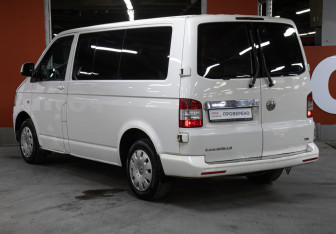 Подержанный автомобиль Volkswagen Caravelle 2012 года (7 фото)