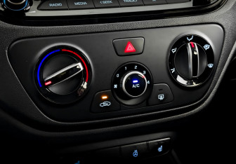 Подержанный автомобиль Hyundai Solaris Sedan 2021 года (25 фото)