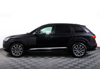 Подержанный автомобиль Audi Q7 2021 года (8 фото)