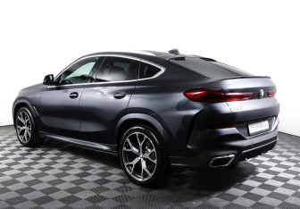 Подержанный автомобиль BMW X6 2020 года (7 фото)