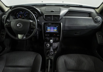 Подержанный автомобиль Nissan Terrano 2020 года (12 фото)