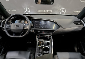 Подержанный автомобиль Geely Tugella 2022 года (14 фото)