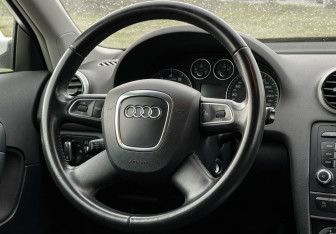 Подержанный автомобиль Audi A3 Hatchback 2013 года (14 фото)