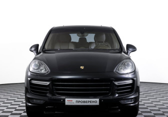 Подержанный автомобиль Porsche Cayenne 2015 года (2 фото)