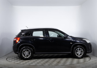 Подержанный автомобиль Citroen C4 Aircross 2012 года (4 фото)