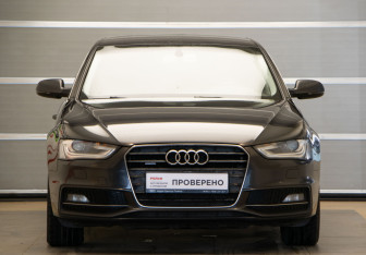 Подержанный автомобиль Audi A4 Sedan 2013 года (2 фото)