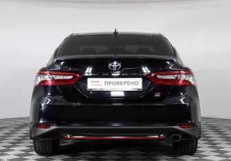 Подержанный автомобиль Toyota Camry Sedan 2021 года (6 фото)