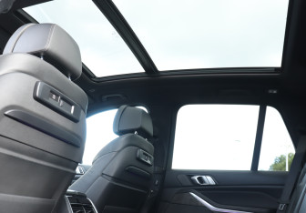 Подержанный автомобиль BMW X5 2019 года (25 фото)