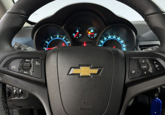 Подержанный автомобиль Chevrolet Cruze Sedan 2011 года (19 фото)