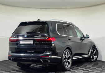 Подержанный автомобиль BMW X7 2019 года (2 фото)