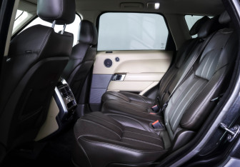 Подержанный автомобиль Land Rover Range Rover Sport 2015 года (11 фото)