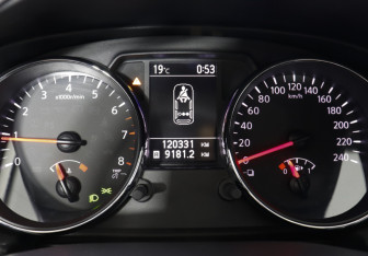 Подержанный автомобиль Nissan Qashqai+2 2011 года (10 фото)