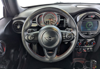 Подержанный автомобиль MINI Hatch 2020 года (22 фото)