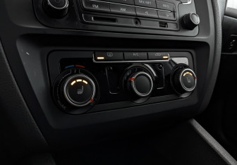 Подержанный автомобиль Volkswagen Jetta Sedan 2015 года (26 фото)
