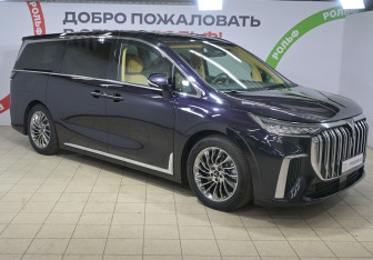 Подержанный автомобиль Voyah Dream 2023 года (3 фото)