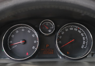 Подержанный автомобиль Opel Antara 2013 года (11 фото)