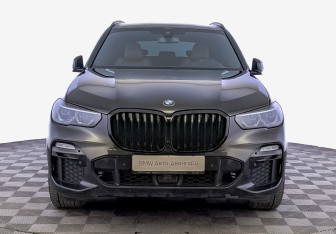 Подержанный автомобиль BMW X5 2021 года (2 фото)