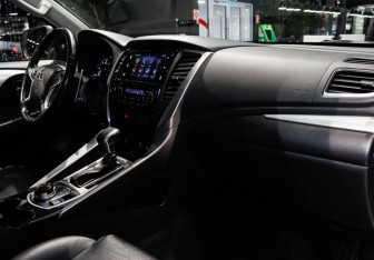 Подержанный автомобиль Mitsubishi Pajero Sport 2017 года (7 фото)