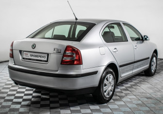 Подержанный автомобиль Skoda Octavia Liftback 2008 года (5 фото)