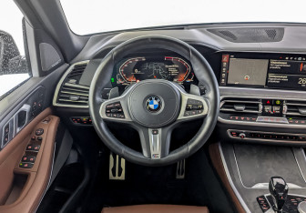 Подержанный автомобиль BMW X5 2021 года (23 фото)