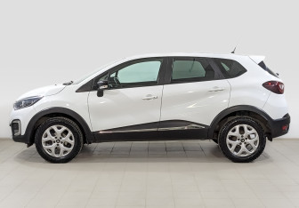 Подержанный автомобиль Renault Kaptur 2017 года (8 фото)