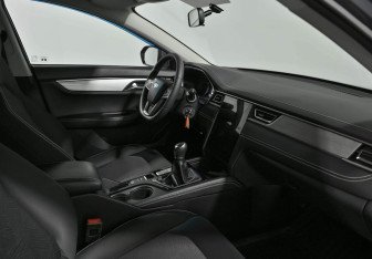 Подержанный автомобиль JAC J7 2022 года (5 фото)